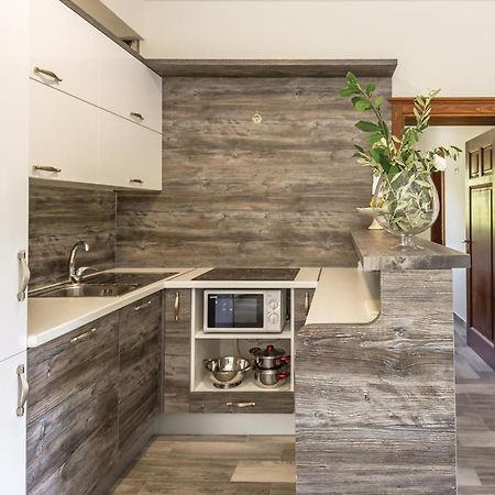 6 Bedroom Gorgeous Home In Zagvozd Bagian luar foto