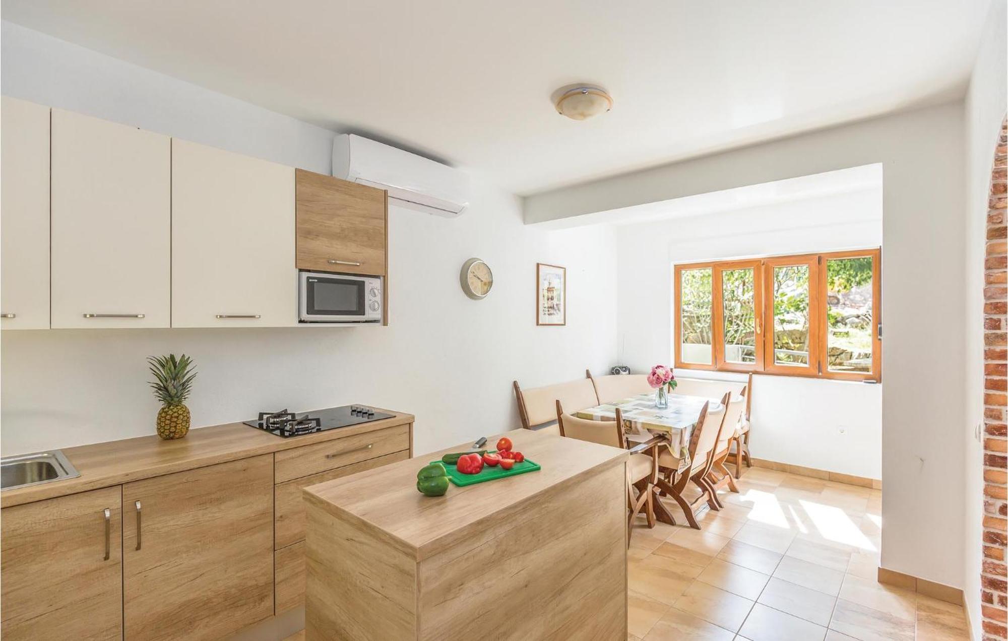 6 Bedroom Gorgeous Home In Zagvozd Bagian luar foto