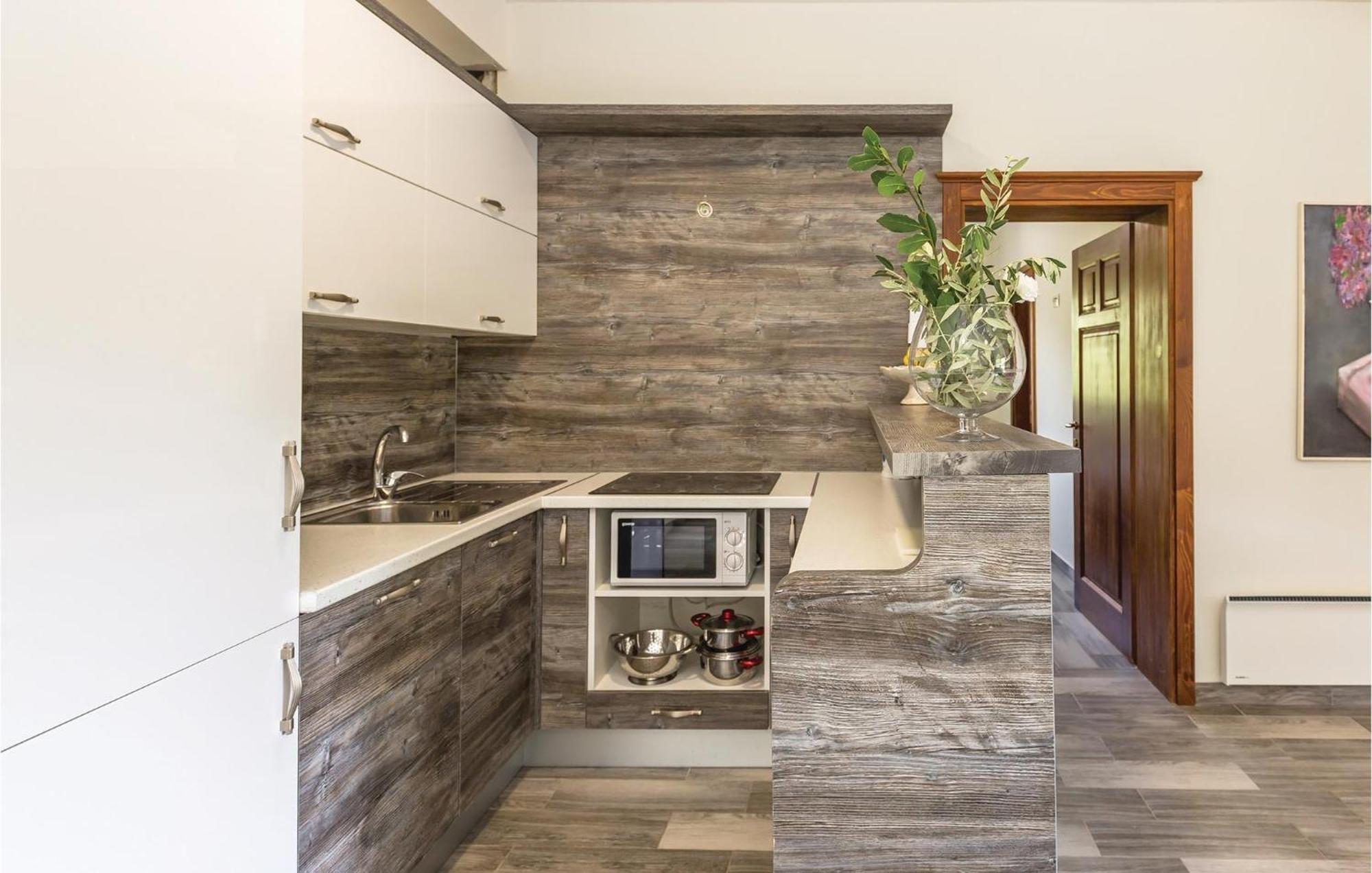 6 Bedroom Gorgeous Home In Zagvozd Bagian luar foto