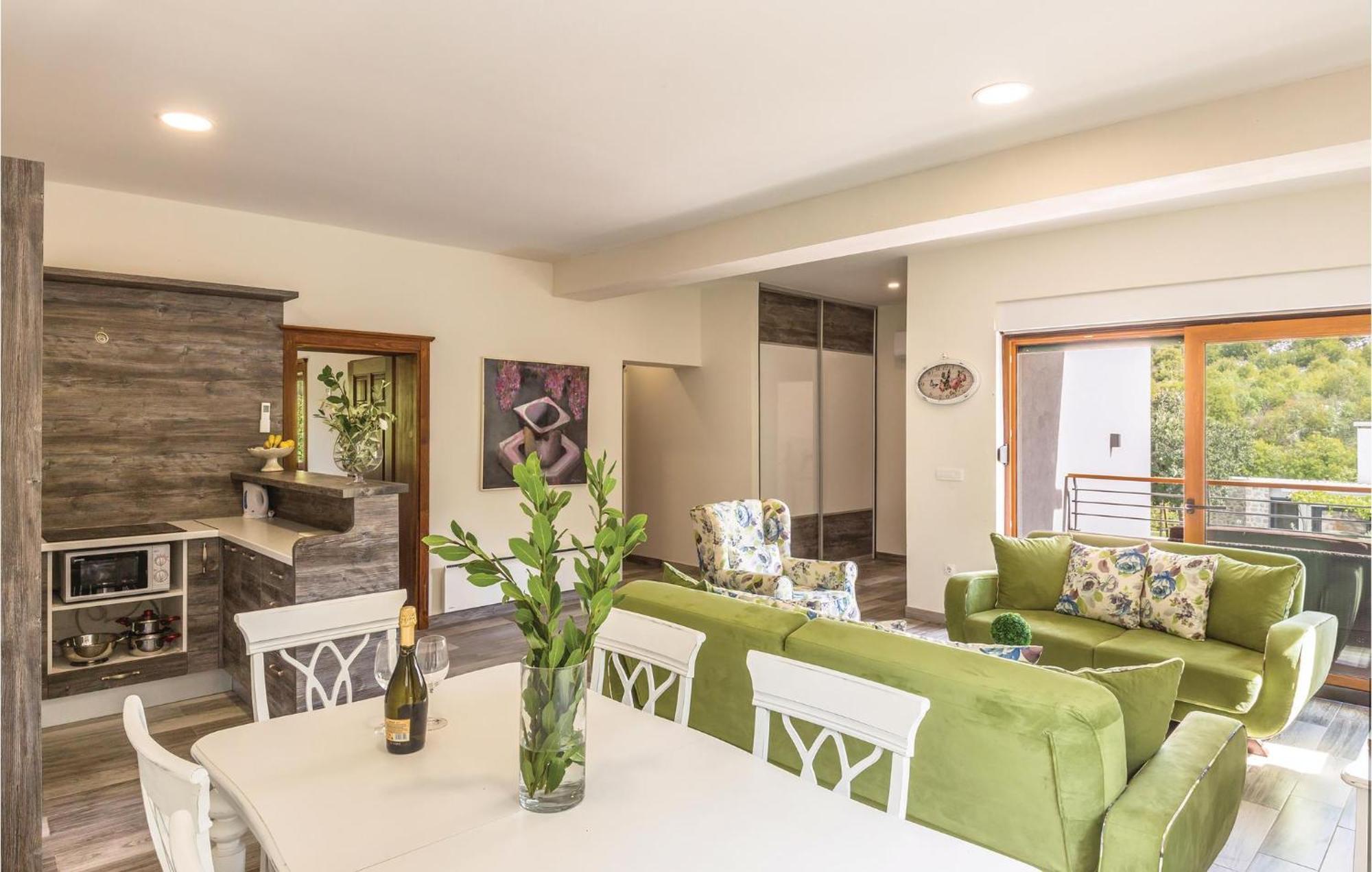 6 Bedroom Gorgeous Home In Zagvozd Bagian luar foto