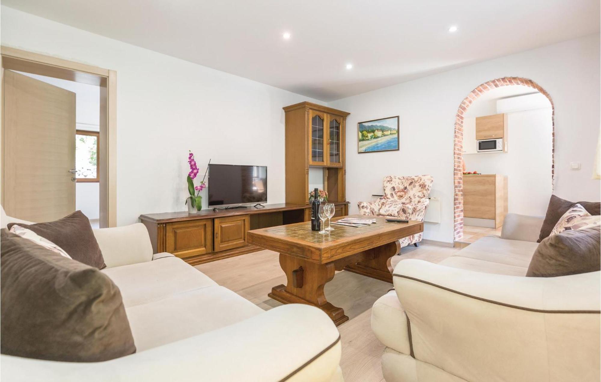 6 Bedroom Gorgeous Home In Zagvozd Bagian luar foto