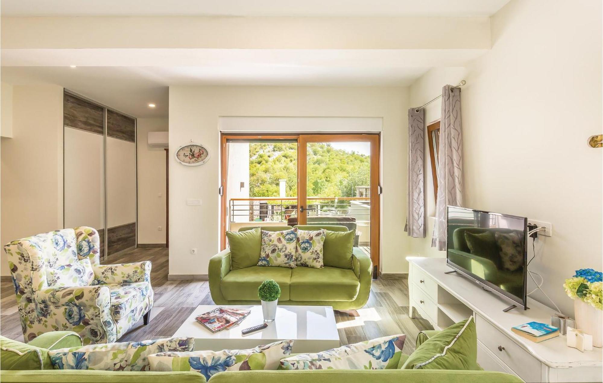 6 Bedroom Gorgeous Home In Zagvozd Bagian luar foto
