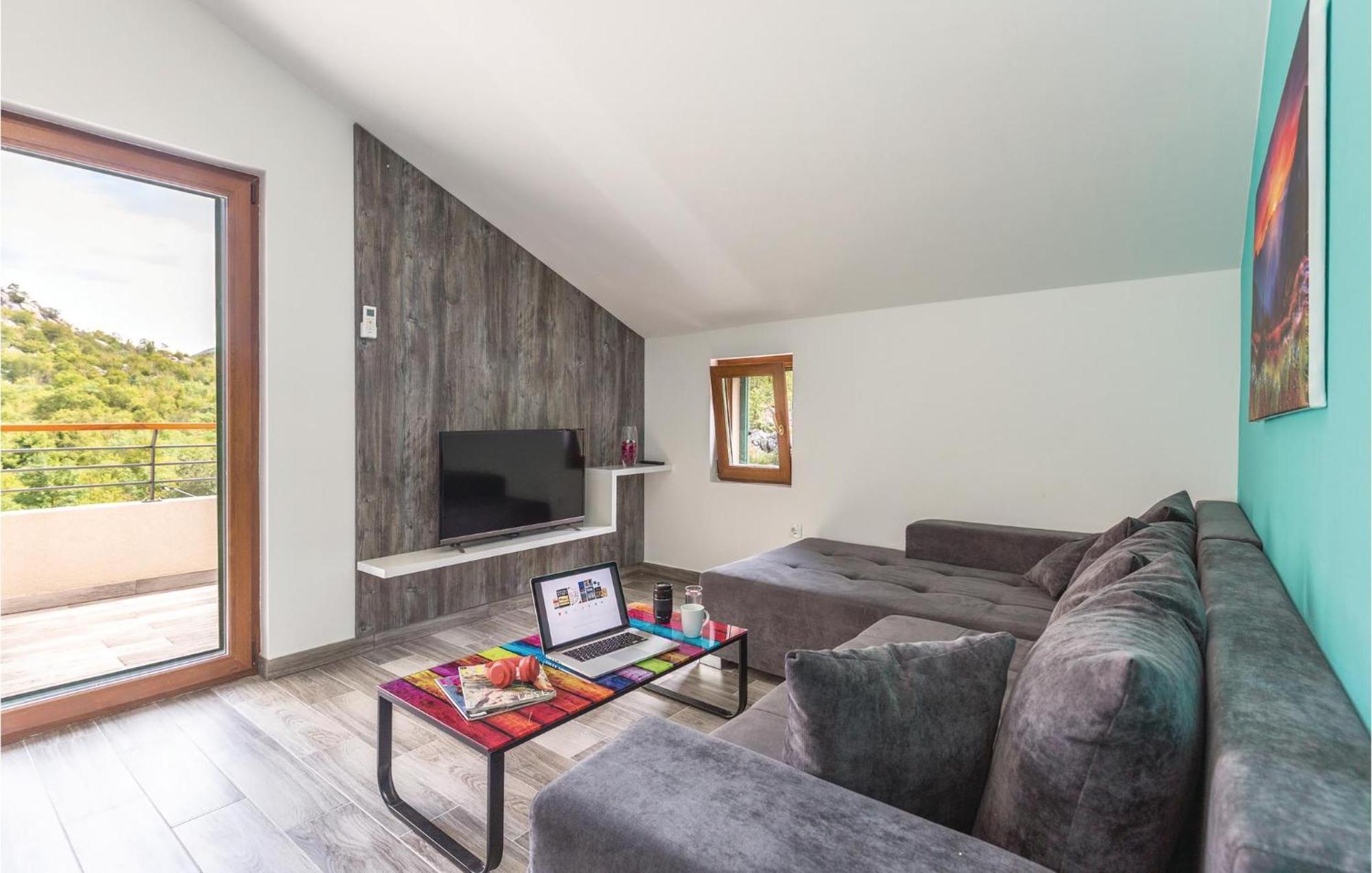 6 Bedroom Gorgeous Home In Zagvozd Bagian luar foto