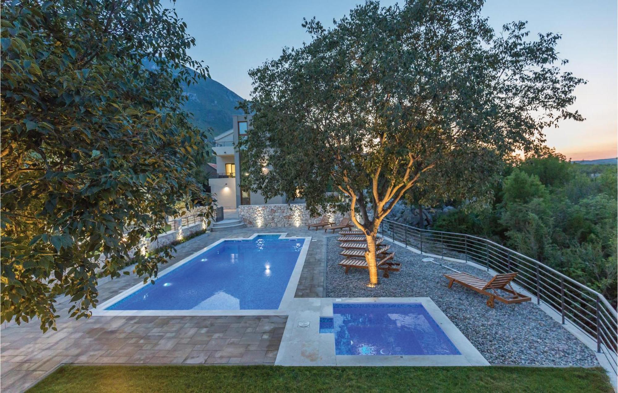 6 Bedroom Gorgeous Home In Zagvozd Bagian luar foto
